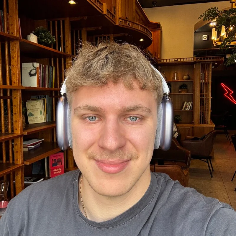 Arnas - Founder of vindecode.app